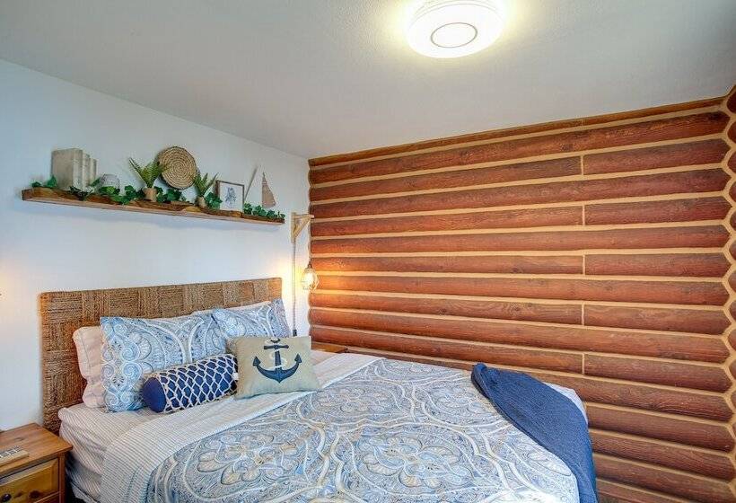 Lakefront Bliss: Coeur D Alene Cabin W/ Dock!