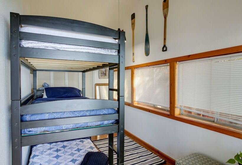 Lakefront Bliss: Coeur D Alene Cabin W/ Dock!