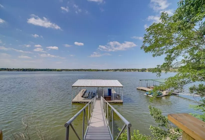 Lakefront Grove Retreat: Private Boat Slip & Dock!