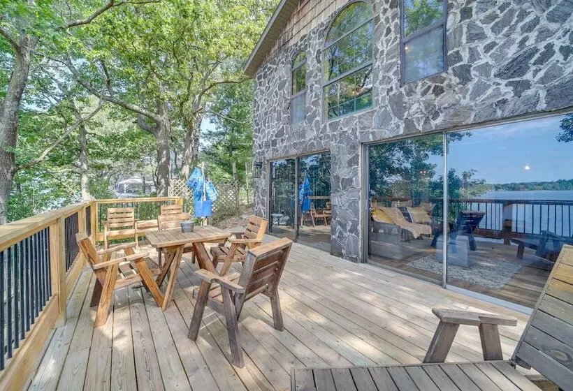 Lakefront Grove Retreat: Private Boat Slip & Dock!