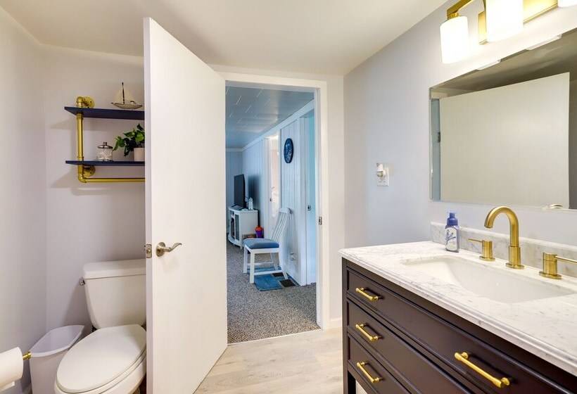 Lakefront Vacation Rental, 13 Mi To South Haven!