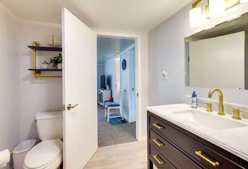 Lakefront Vacation Rental, 13 Mi To South Haven!