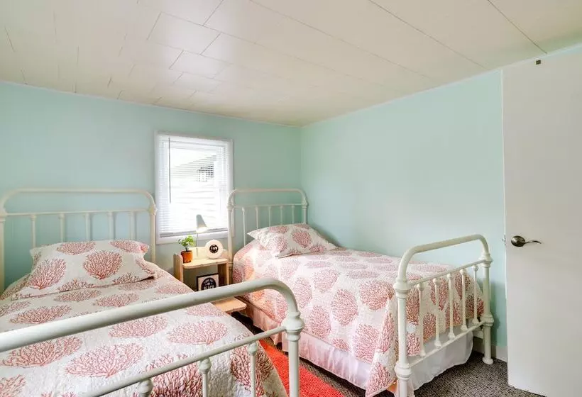 Lakefront Vacation Rental, 13 Mi To South Haven!