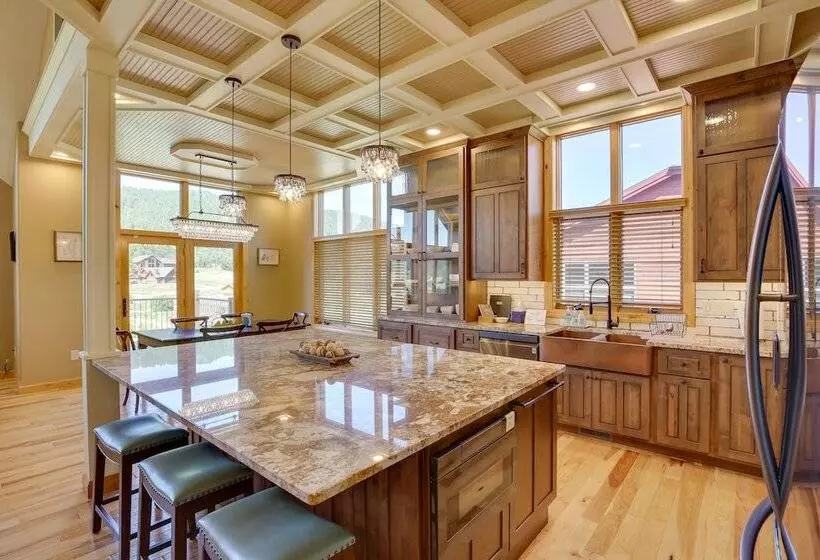 Hot Tub + Golf Course Views: Luxe Sturgis Home!
