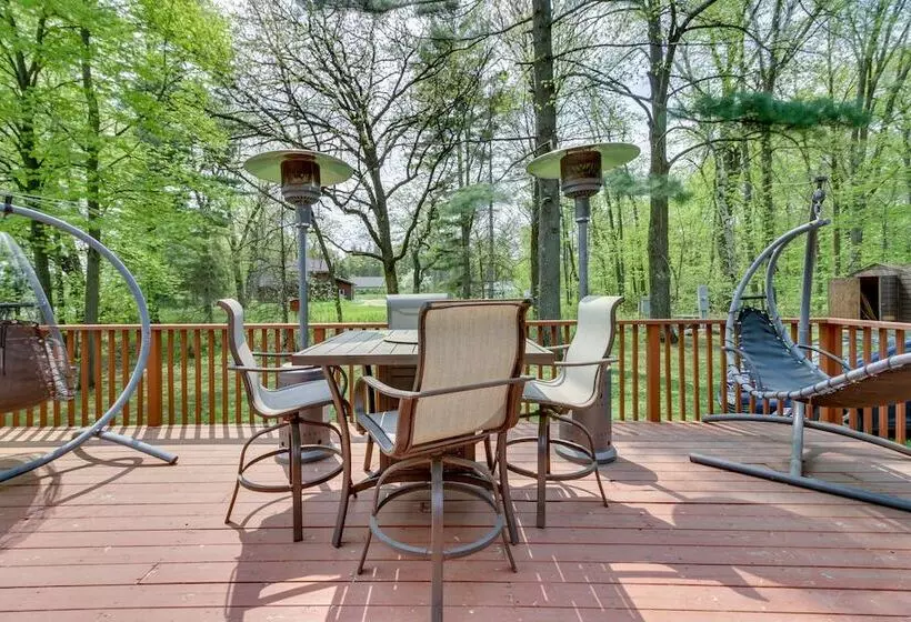 Minnesota Cabin W/ Deck & Private Beach