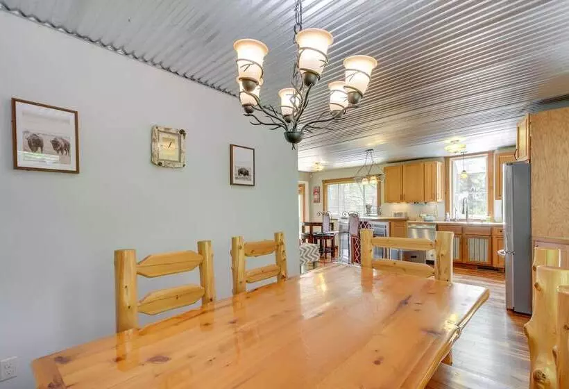 Minnesota Cabin W/ Deck & Private Beach