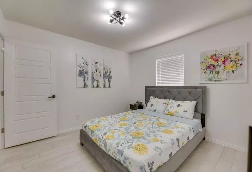 Modern Home In Edinburg: Half Mi Walk To Utrgv!