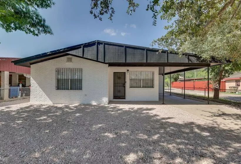 Modern Home In Edinburg: Half Mi Walk To Utrgv!