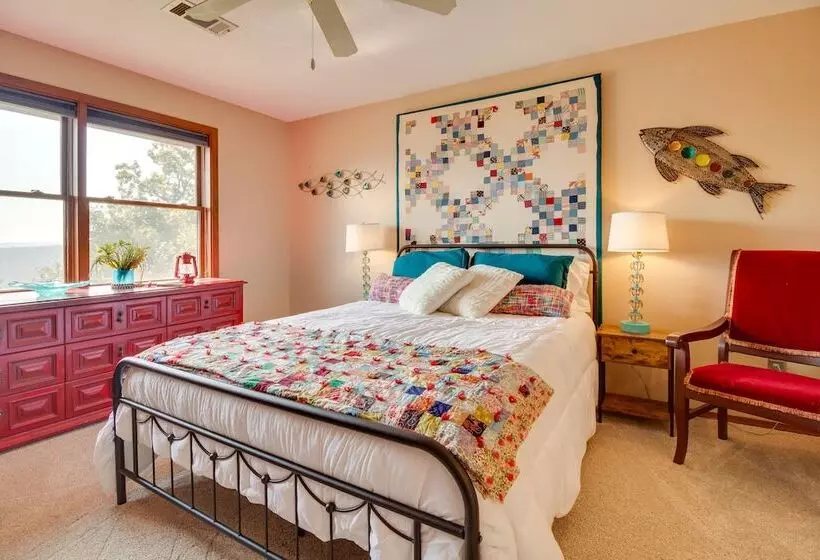 Mountain Home Retreat W/ Balcony & Lake Views!