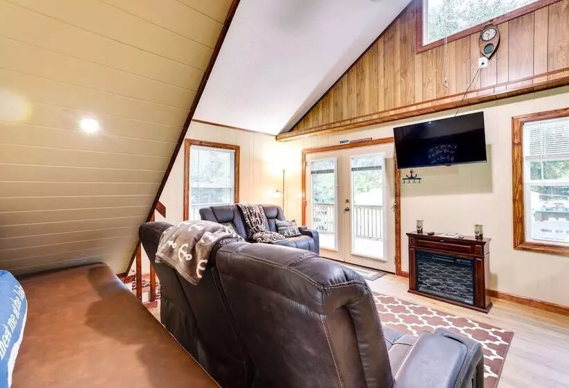 Multi Level Bonneau Cabin: Walk To Lake!