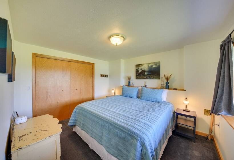 ~ 10 Mi To Newport: Pend Oreille Riverfront Cabin