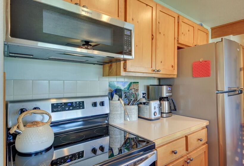 ~ 10 Mi To Newport: Pend Oreille Riverfront Cabin