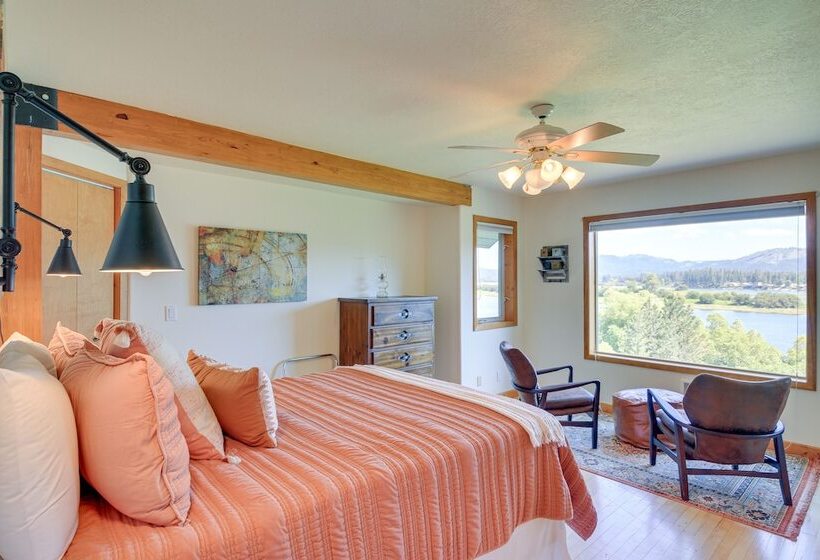 ~ 10 Mi To Newport: Pend Oreille Riverfront Cabin