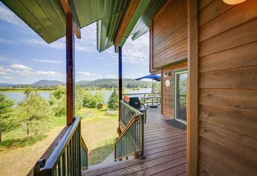 ~ 10 Mi To Newport: Pend Oreille Riverfront Cabin