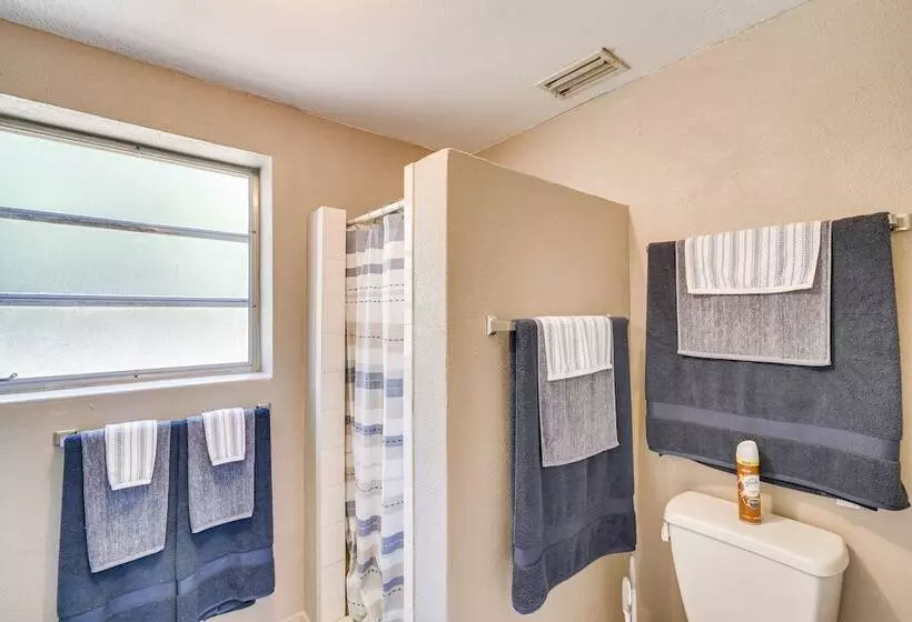 Pet Friendly Fort Mccoy Cabin W/ Fire Pit!