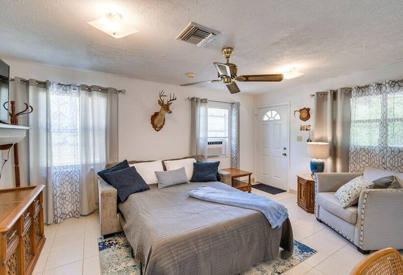 Pet Friendly Fort Mccoy Cabin W/ Fire Pit!