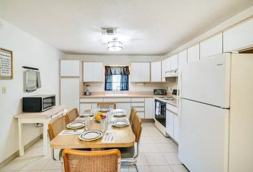 Pet Friendly Fort Mccoy Cabin W/ Fire Pit!