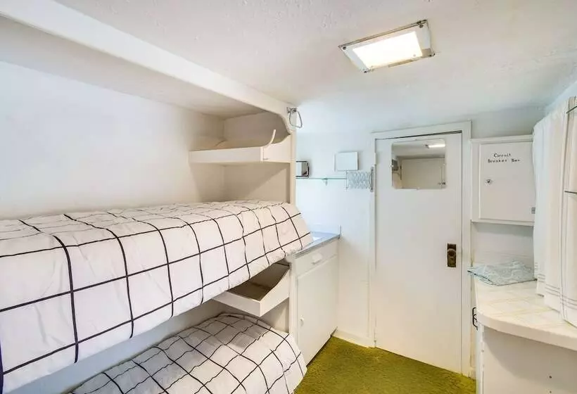 Pet Friendly Fort Mccoy Cabin W/ Fire Pit!