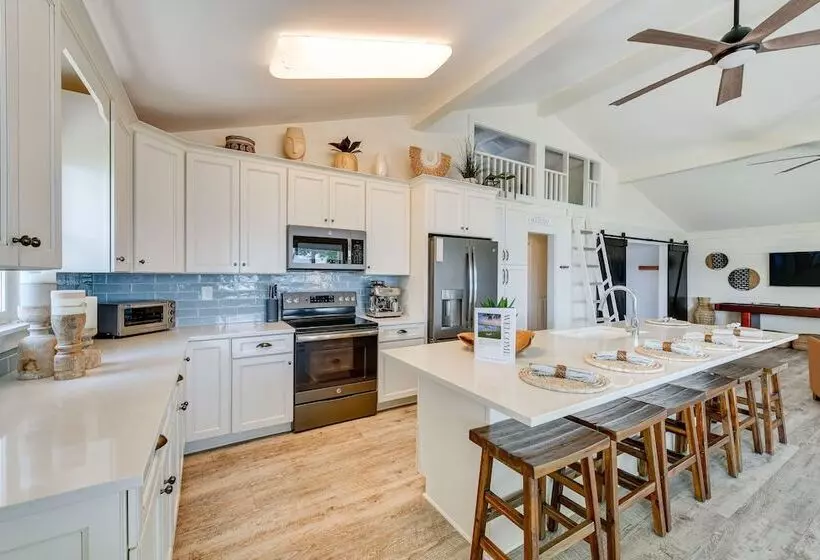 Pet Friendly Lake Norman Home With Boat Dock!