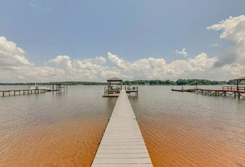 Pet Friendly Lake Norman Home With Boat Dock!