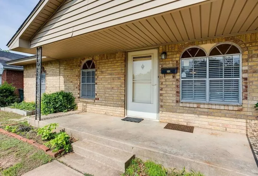 Pet Friendly Midwest City Home, 10 Mi To Dtwn Okc!