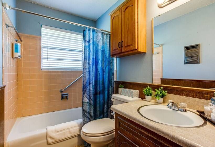 Pet Friendly Midwest City Home, 10 Mi To Dtwn Okc!