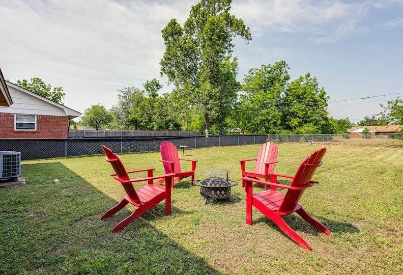 Pet Friendly Midwest City Home, 10 Mi To Dtwn Okc!