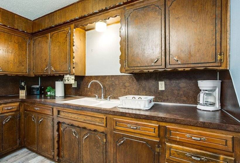 Pet Friendly Midwest City Home, 10 Mi To Dtwn Okc!