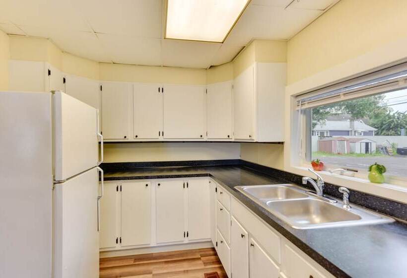 Point Breeze Vacation Rental, Walk To Lake Ontario