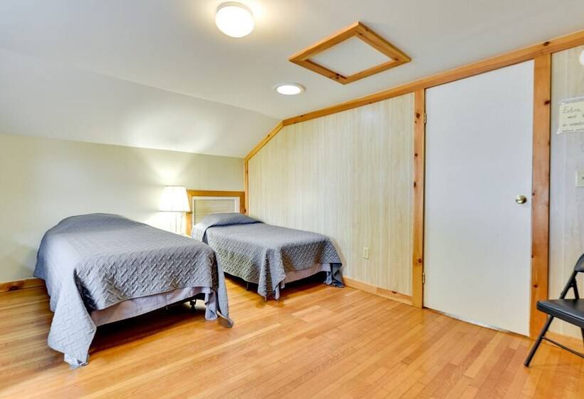 Point Breeze Vacation Rental, Walk To Lake Ontario