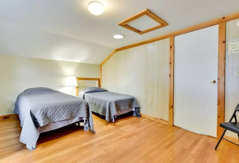 Point Breeze Vacation Rental, Walk To Lake Ontario