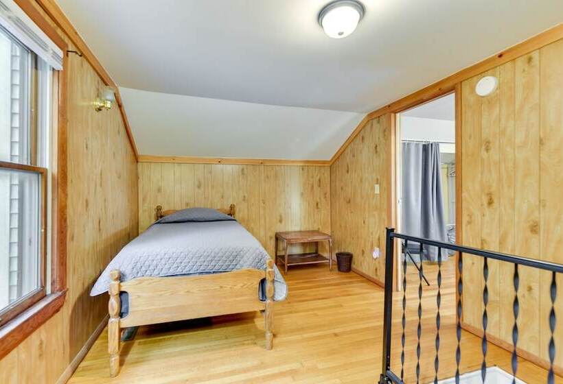 Point Breeze Vacation Rental, Walk To Lake Ontario