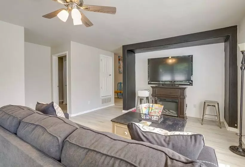 Cozy Parker Retreat W/ Patio & 2 Fireplaces!