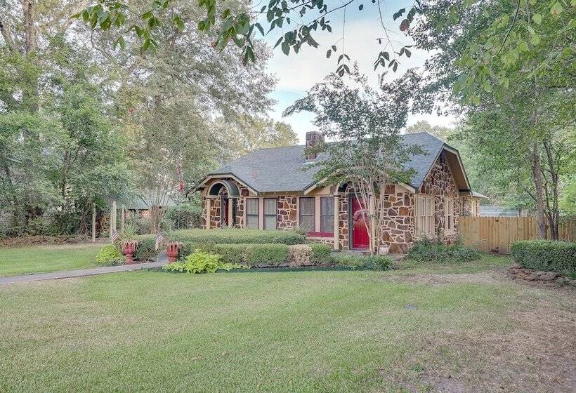 Quaint Jefferson Duplex: Walk To Downtown