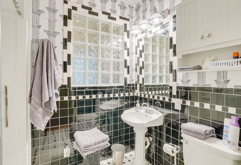 Quaint Jefferson Duplex: Walk To Downtown