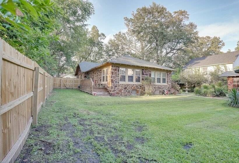 Quaint Jefferson Duplex: Walk To Downtown