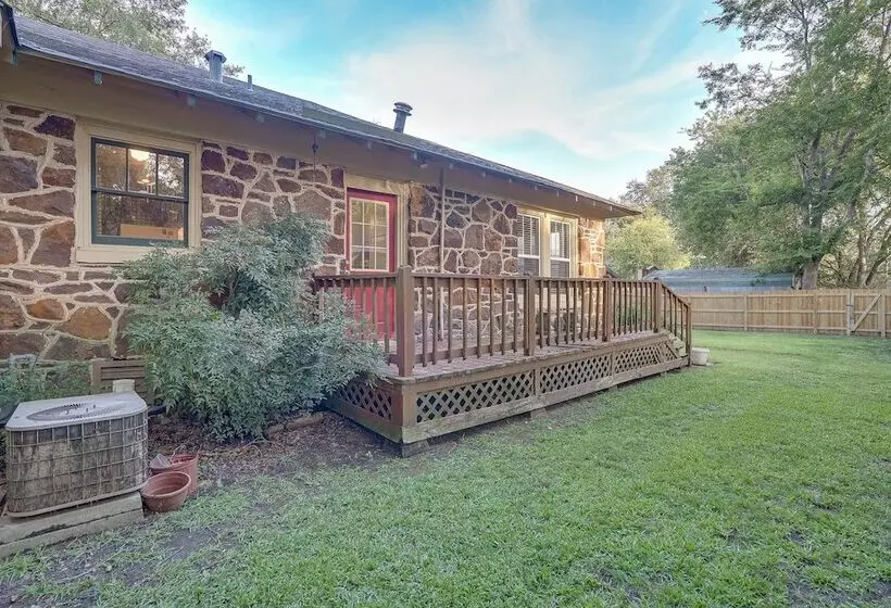 Quaint Jefferson Duplex: Walk To Downtown