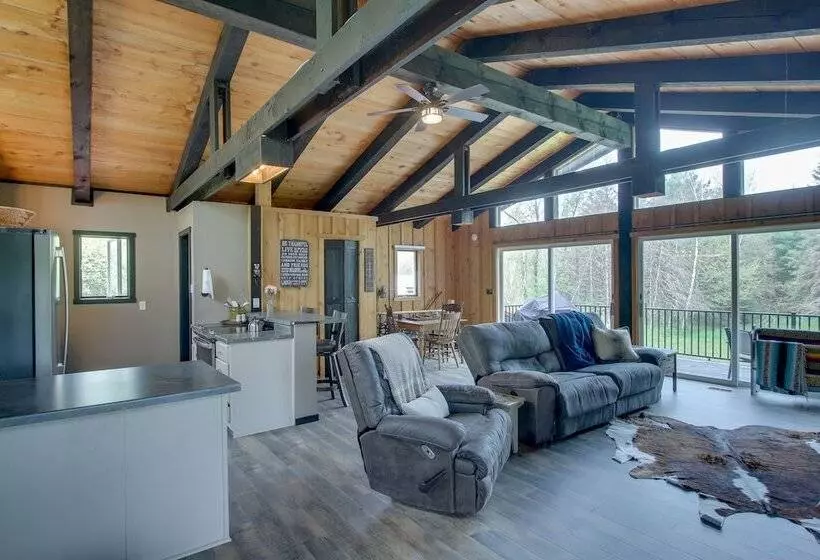 Riverfront Escape In Shawano On 3 Private Acres!