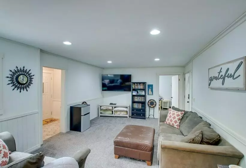 Riverfront Escape In Shawano On 3 Private Acres!