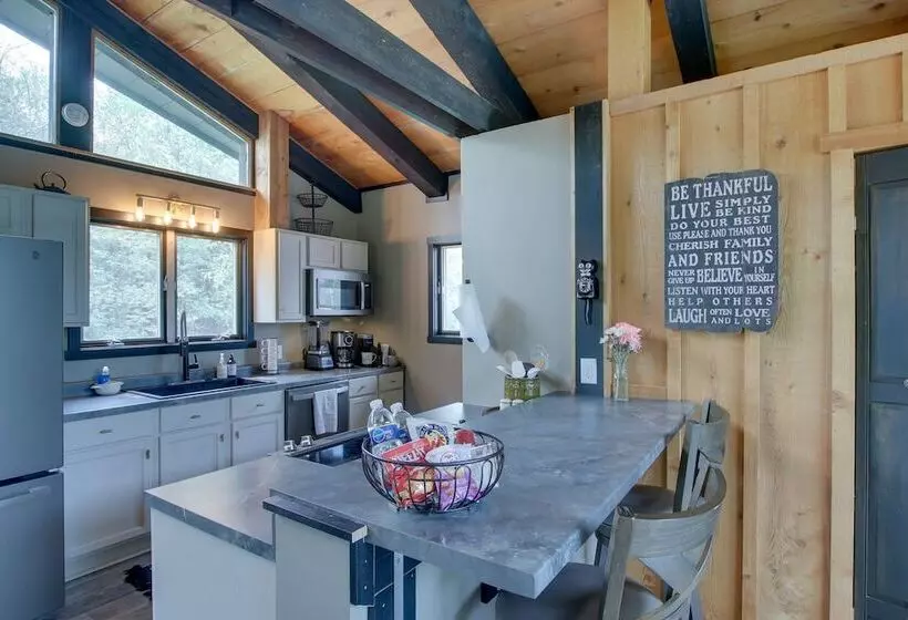 Riverfront Escape In Shawano On 3 Private Acres!