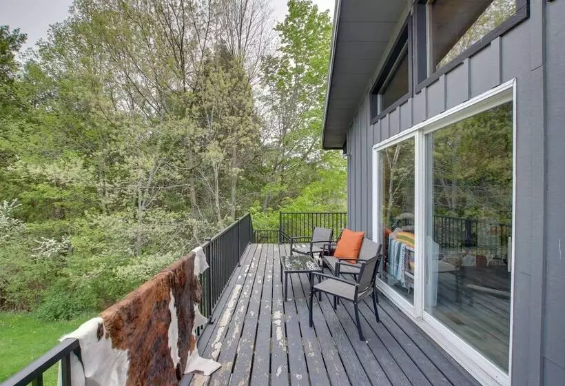 Riverfront Escape In Shawano On 3 Private Acres!