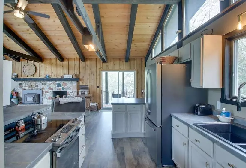 Riverfront Escape In Shawano On 3 Private Acres!