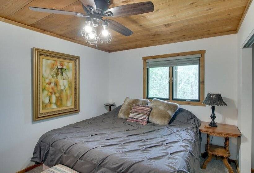 Riverfront Escape In Shawano On 3 Private Acres!