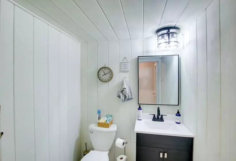 Riverfront Escape In Shawano On 3 Private Acres!