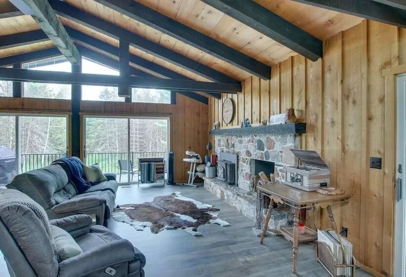 Riverfront Escape In Shawano On 3 Private Acres!