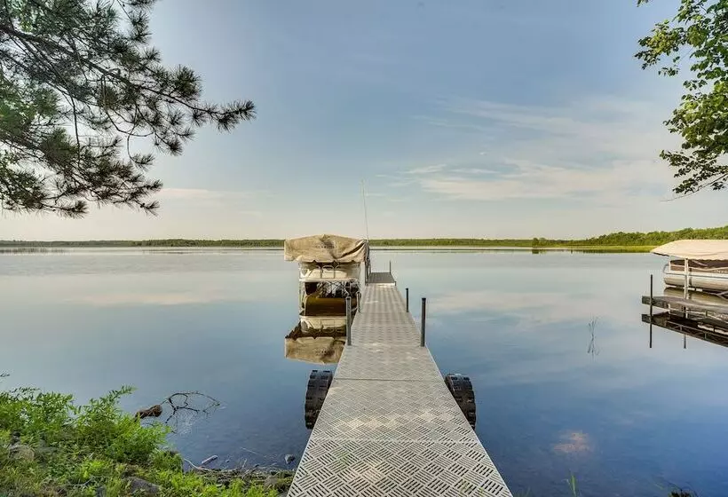 Sarona Serenity: Lakeside Retreat W/ Boat Dock!