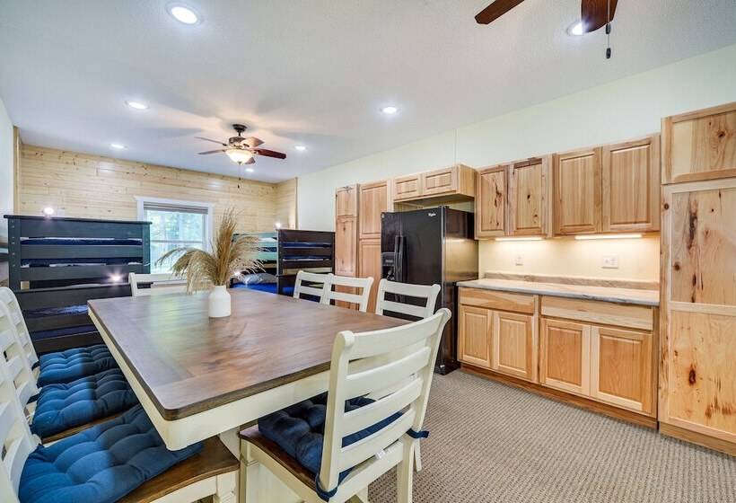 Sarona Serenity: Lakeside Retreat W/ Boat Dock!