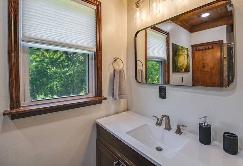 Secluded Campton Cabin W/ Views & Cozy Fireplace!