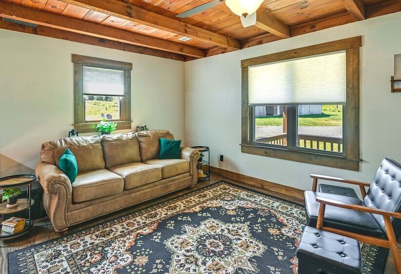 Secluded Campton Cabin W/ Views & Cozy Fireplace!