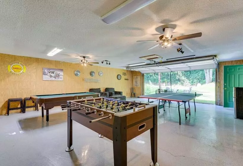 Skyview Retreat  Cabin W/ Mountain Views!